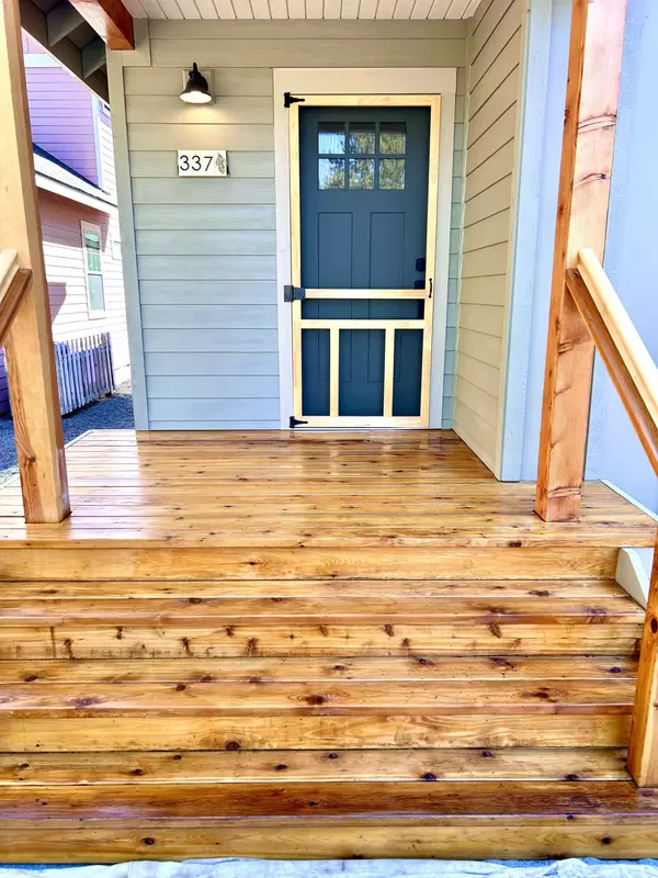 Sisters, OR 97759,337 Jefferson AVE