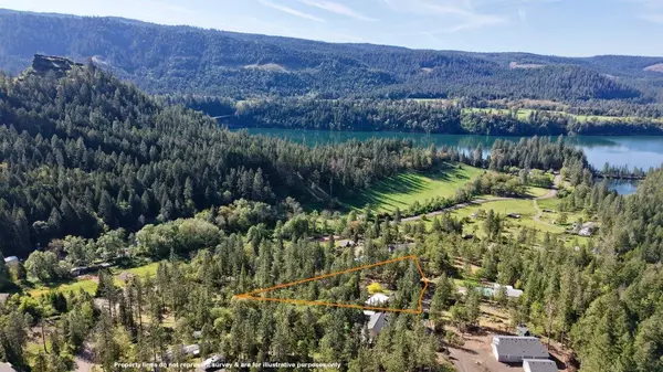 Prospect, OR 97536,115 Manzanita DR