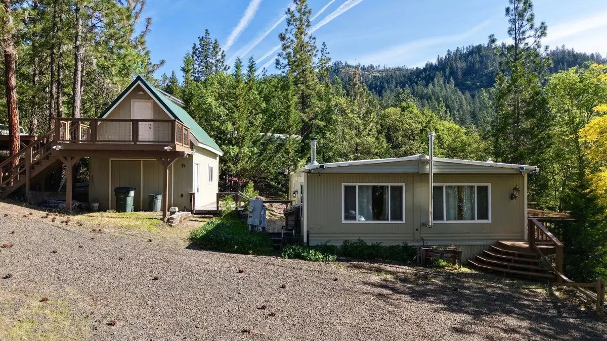 Prospect, OR 97536,115 Manzanita DR