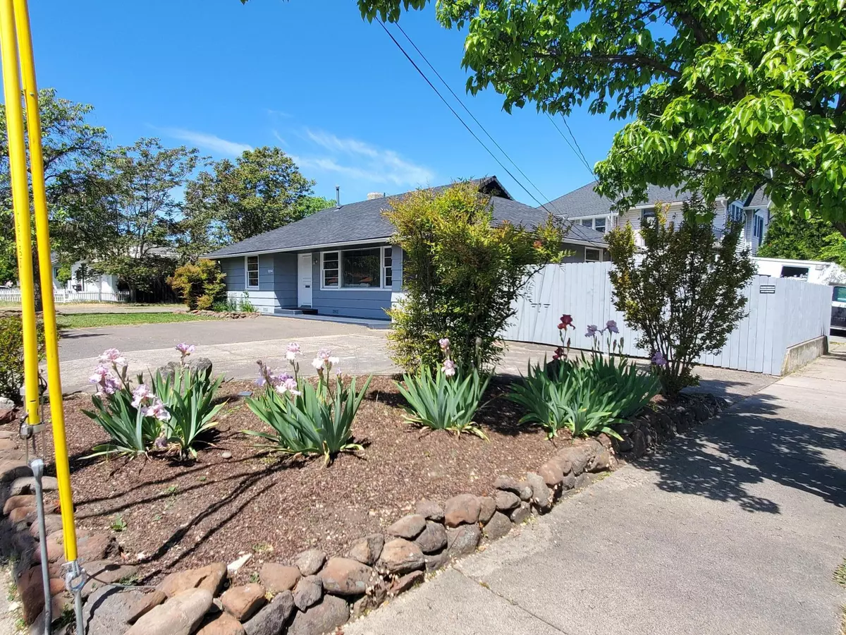 Medford, OR 97501,1204 Main ST