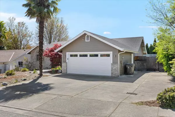 Grants Pass, OR 97526,905 Regent DR