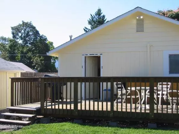 Grants Pass, OR 97526,1706 I ST