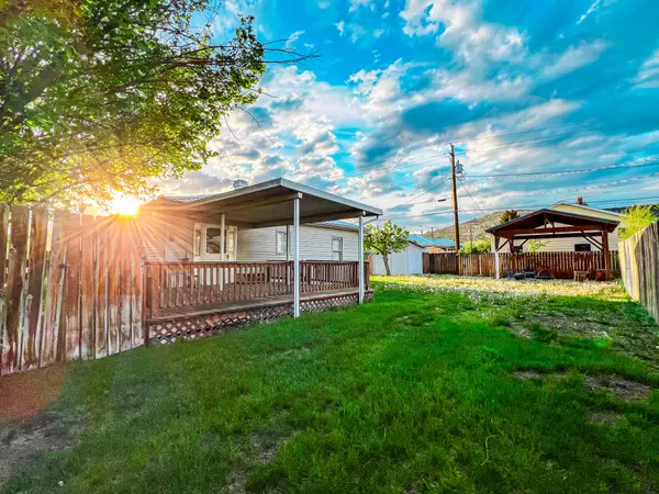 John Day, OR 97845,227 2nd AVE