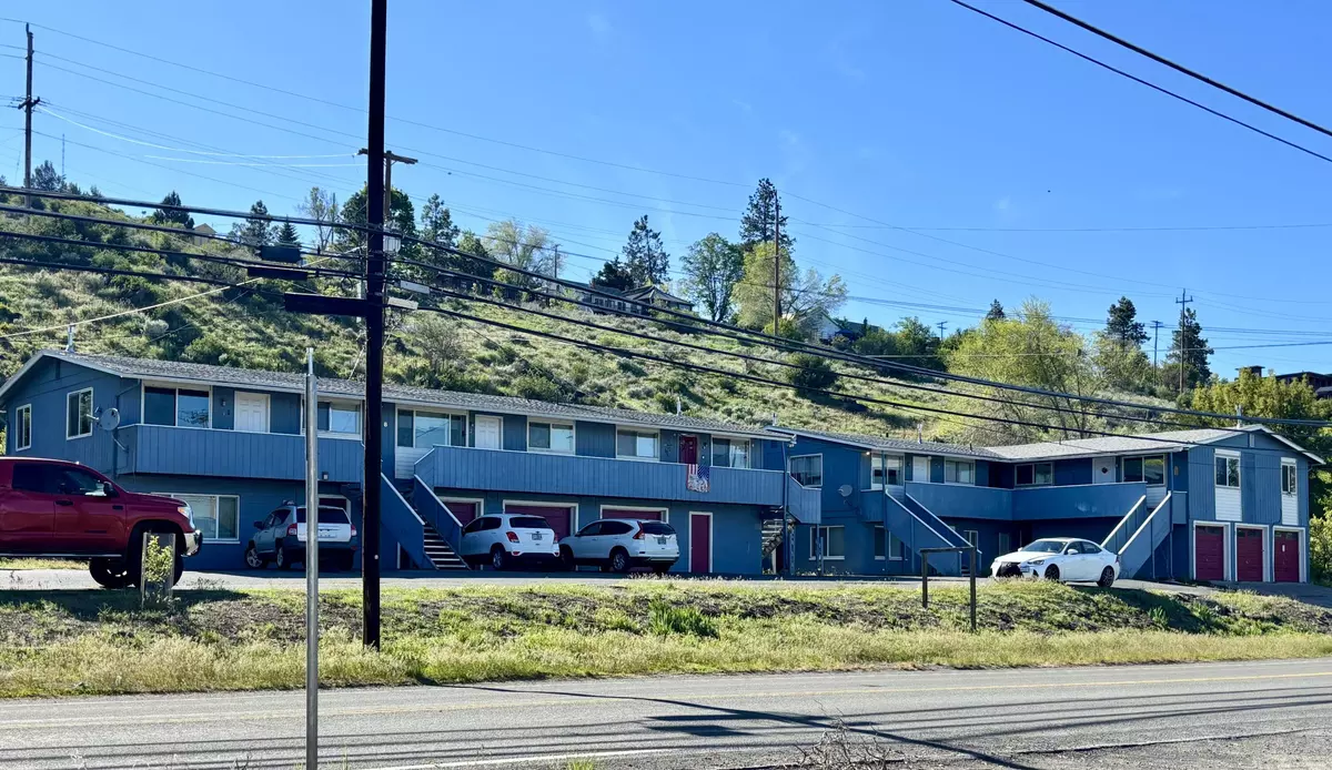 Klamath Falls, OR 97601,542 Riverside DR