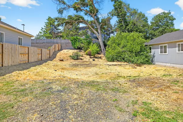 Talent, OR 97540,221 Christopher WAY