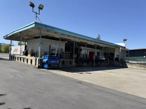 Grants Pass, OR 97526,1686 N ST