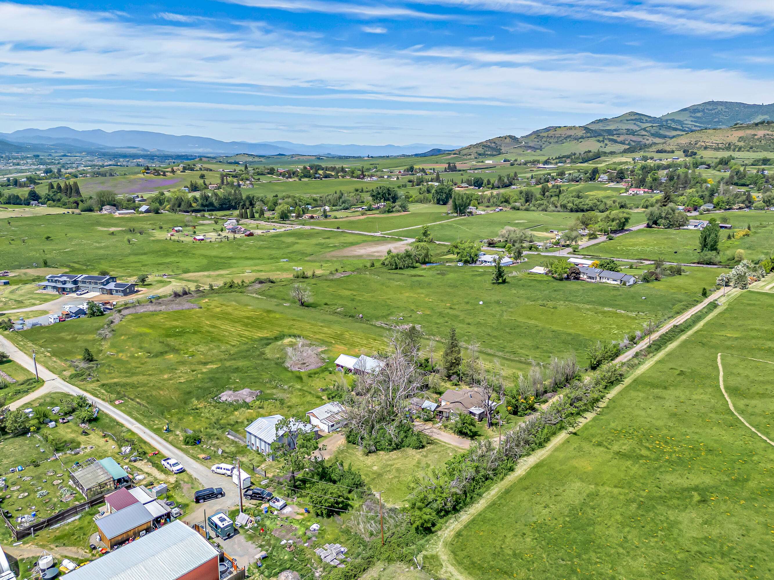 560 Valley View RD, Ashland, OR 97520