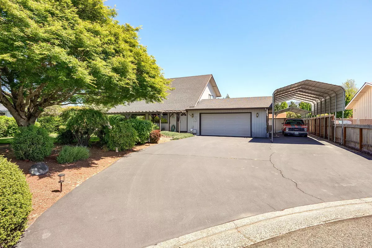 Grants Pass, OR 97527,1905 Colorado LN