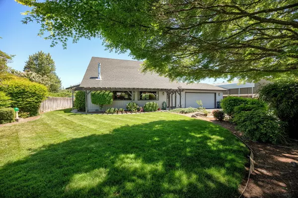 Grants Pass, OR 97527,1905 Colorado LN