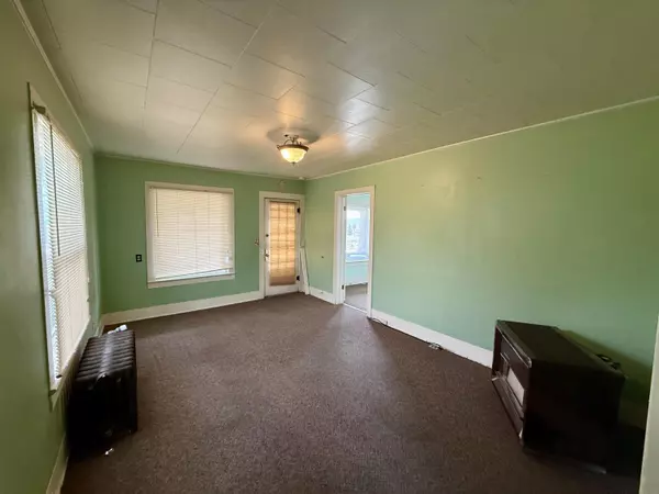 Klamath Falls, OR 97601,2015 Herbert ST