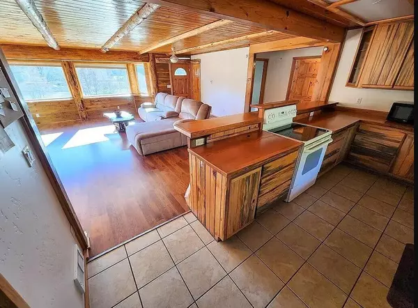 Prospect, OR 97536,40871 Highway 62