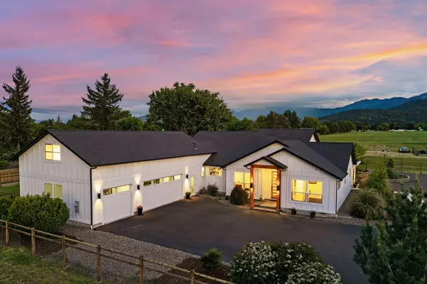 1827 Houston RD, Phoenix, OR 97535