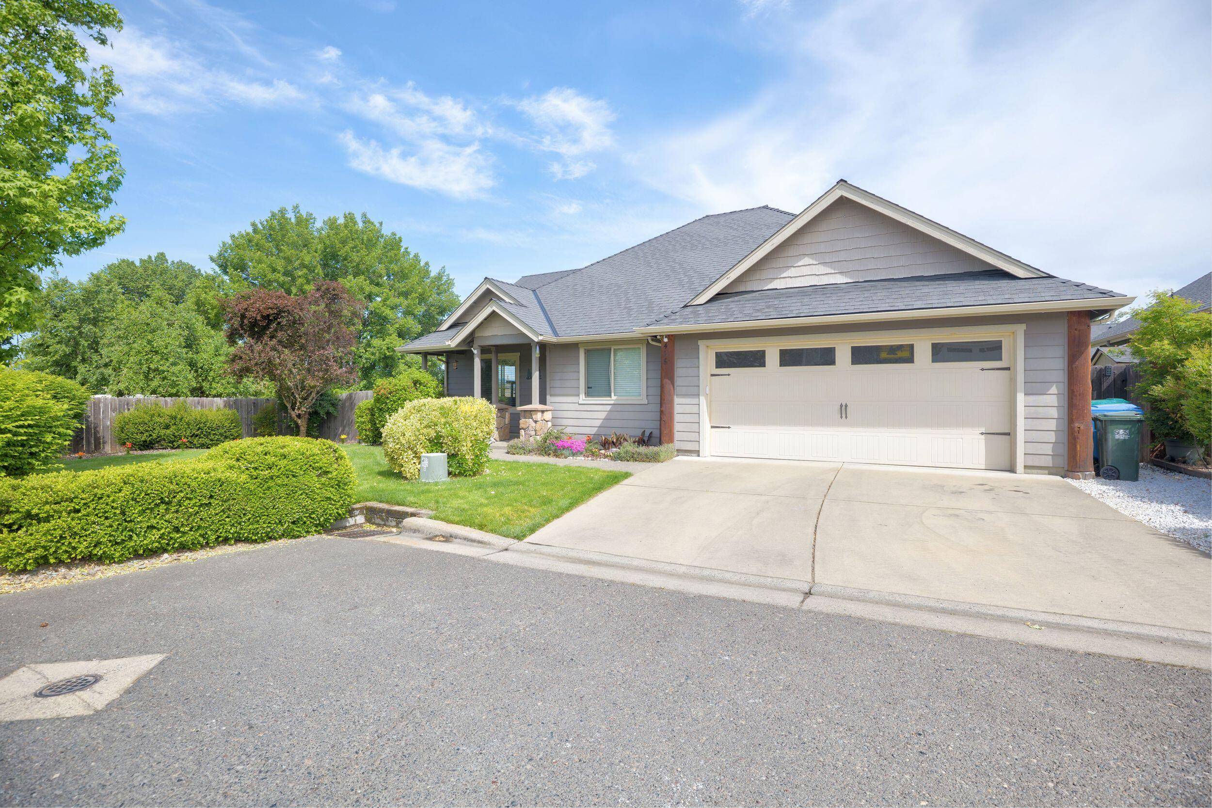 426 Cadet CT, Grants Pass, OR 97527