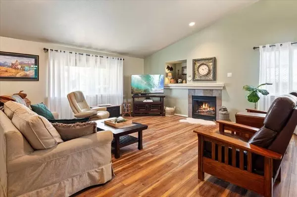 Redmond, OR 97756,2053 19th PL