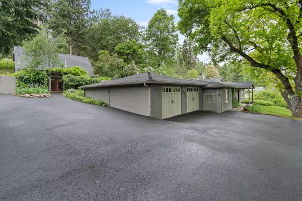 Jacksonville, OR 97530,880 3rd ST