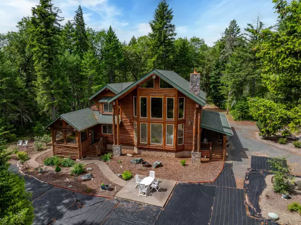 400 Rockinghorse DR, Grants Pass, OR 97527