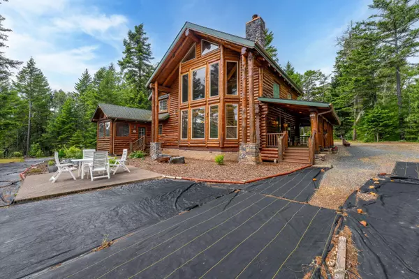 Grants Pass, OR 97527,400 Rockinghorse DR