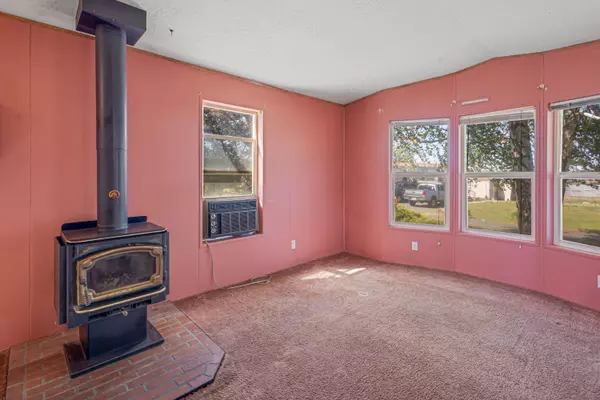 Bend, OR 97701,64100 Hwy 97 #32