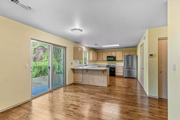 Ashland, OR 97520,75 Brooks LN