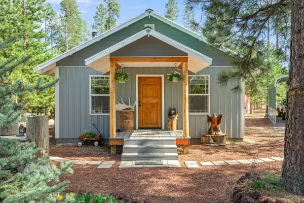 1274 Wild Mustang LN, Gilchrist, OR 97737