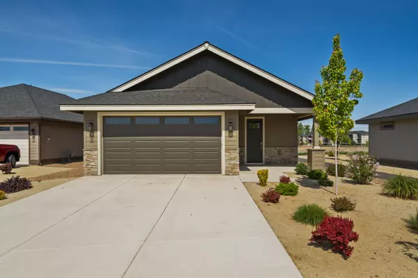Redmond, OR 97756,2633 Redwood CIR #25