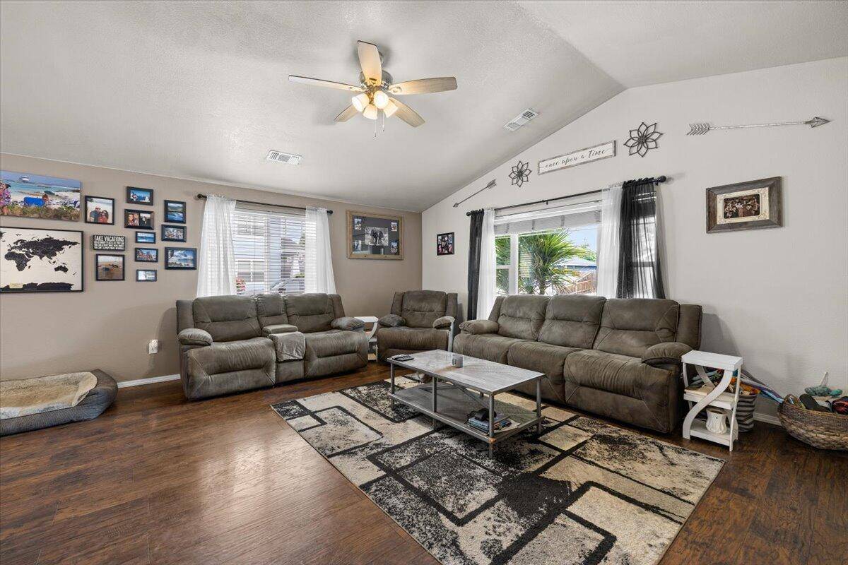 Central Point, OR 97502,1070 Shayla LN