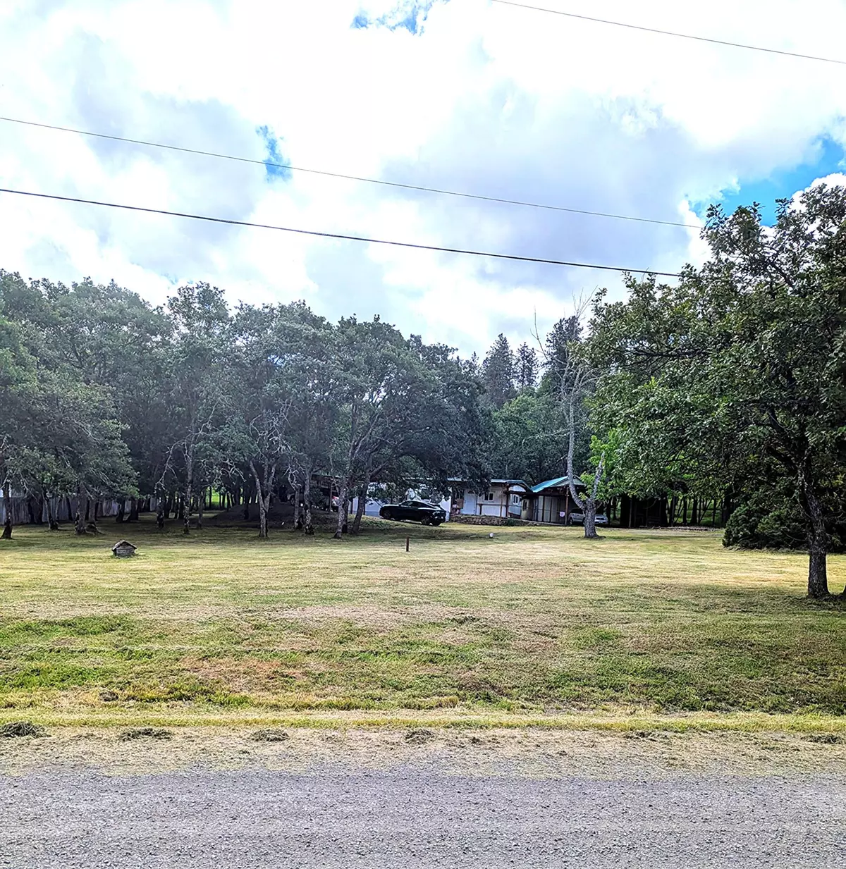 Medford, OR 97501,451 Comanche Dr