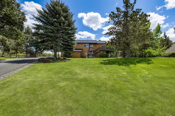 63232 Peterman LN, Bend, OR 97701