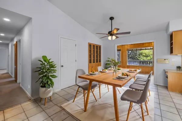 Bend, OR 97701,63232 Peterman LN