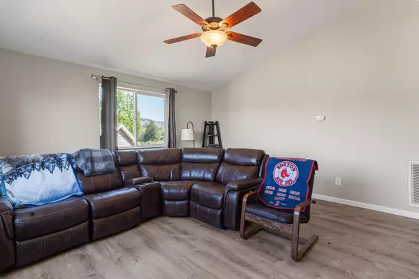 Klamath Falls, OR 97601,2330 James Martin CT