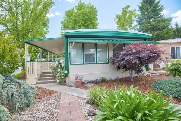 Grants Pass, OR 97526,213 Kingsbury DR