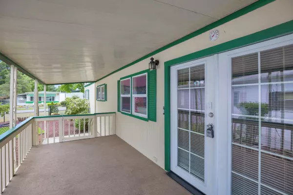 Grants Pass, OR 97526,213 Kingsbury DR