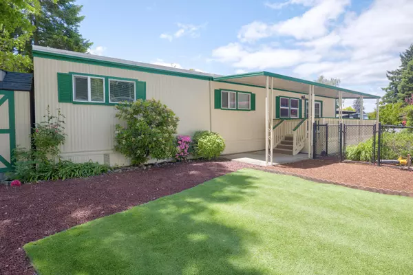 Grants Pass, OR 97526,213 Kingsbury DR