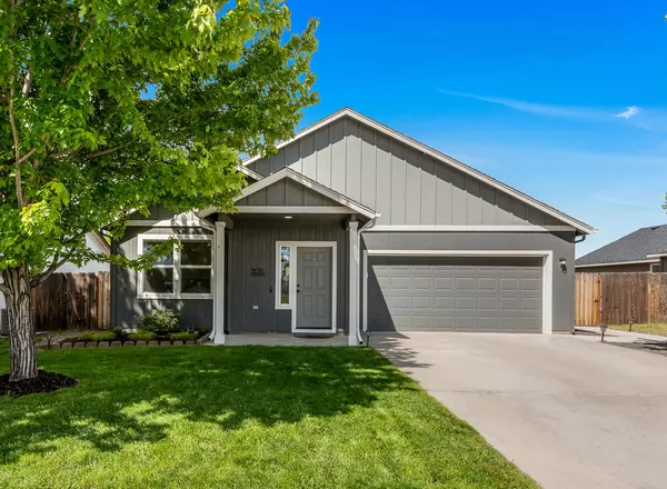 2473 5th ST, Redmond, OR 97756