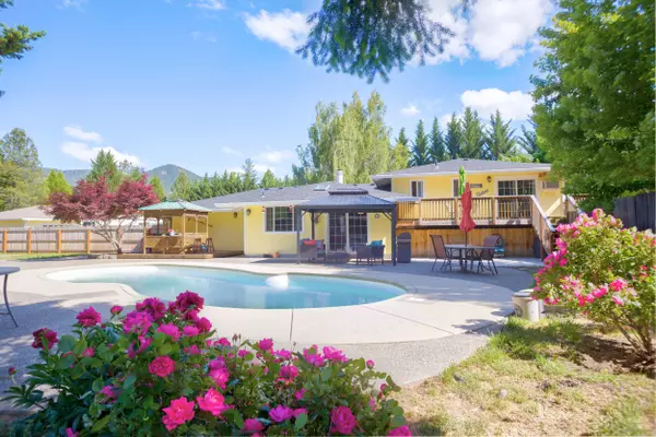 Rogue River, OR 97537,255 Queens Branch RD