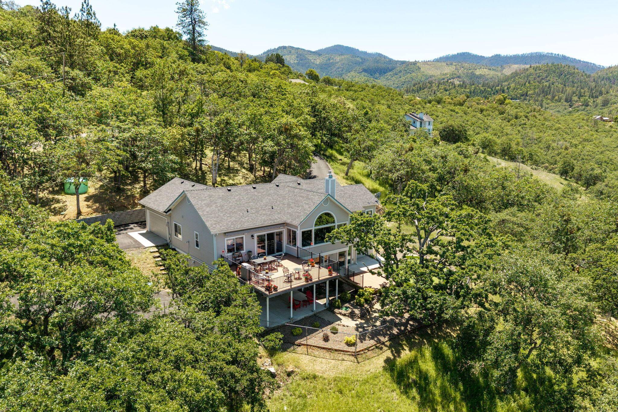 5227 Pioneer RD, Medford, OR 97501
