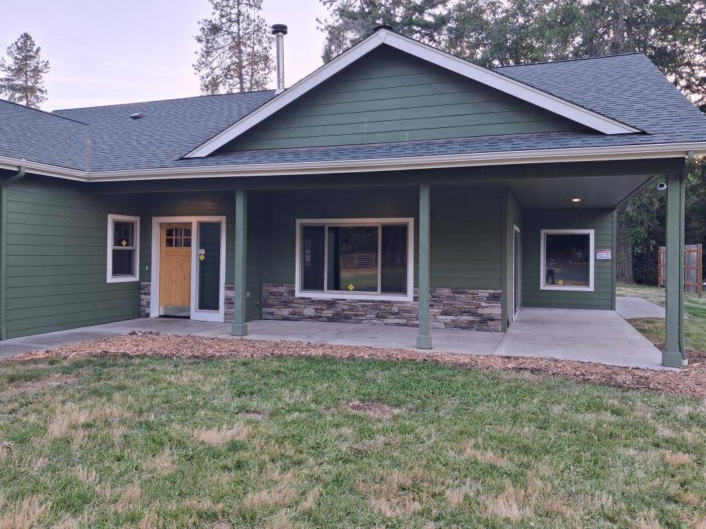 1730 Hugo RD, Merlin, OR 97532