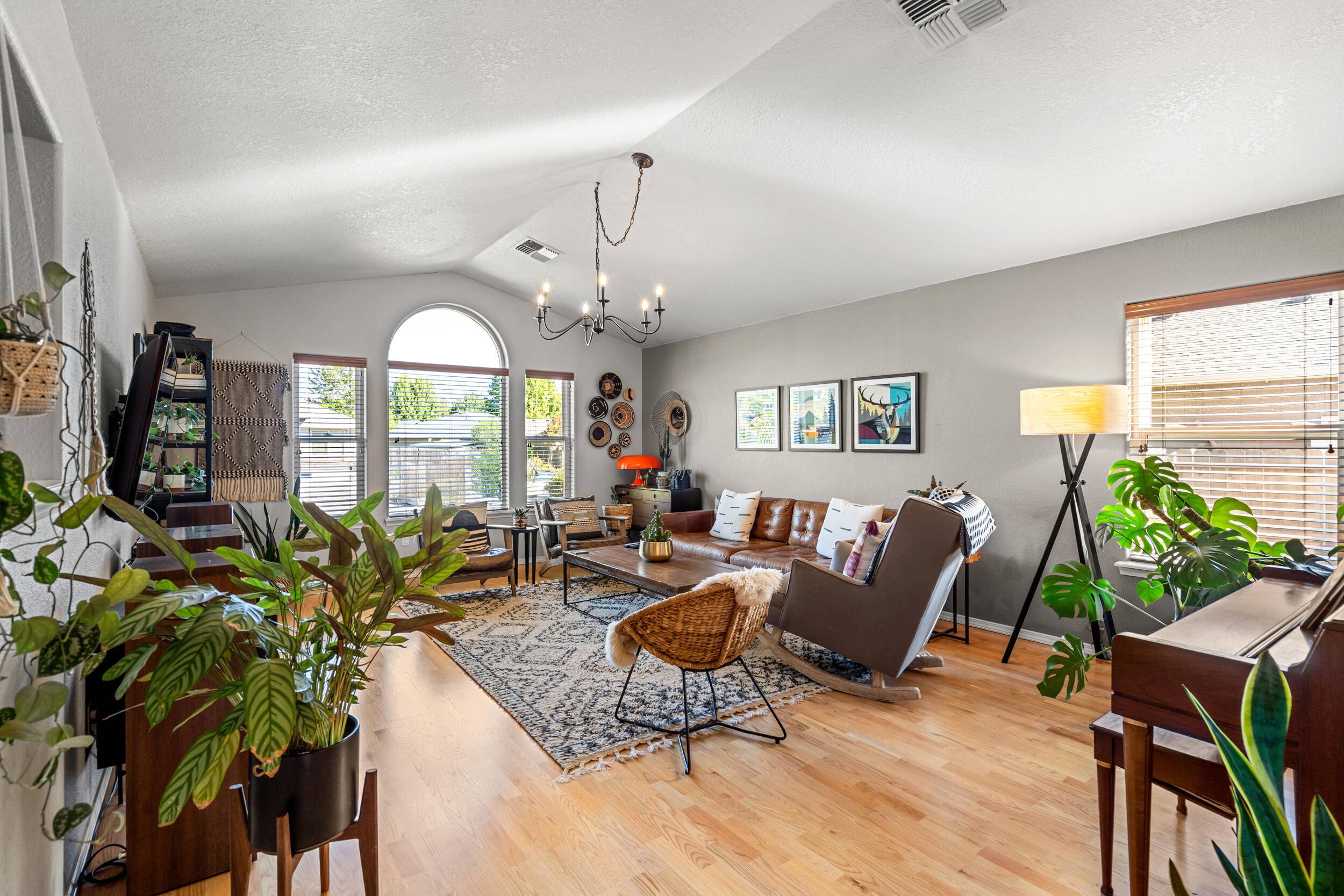 Grants Pass, OR 97527,2667 Garden Meadow DR