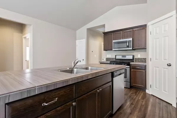 Bend, OR 97702,656 Reed Market RD