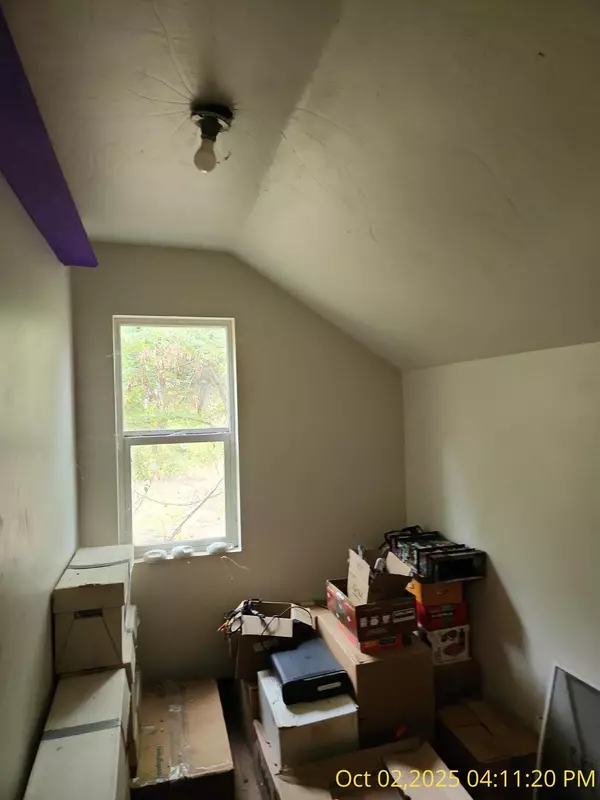 Cave Junction, OR 97523,7255 Holland Loop RD