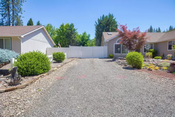Shady Cove, OR 97539,600 Yew Wood DR