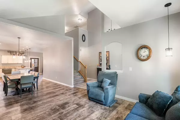 Bend, OR 97702,19773 Astro PL