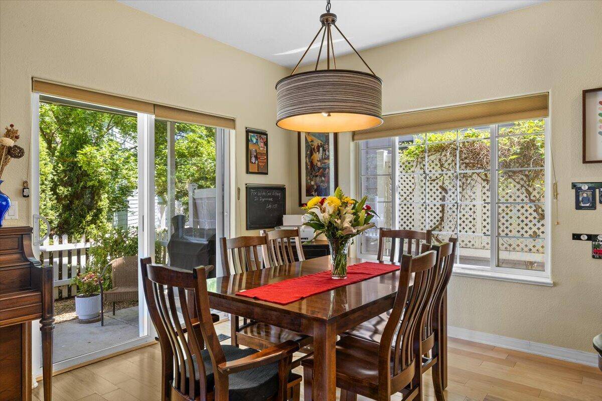Ashland, OR 97520,267 Meadow DR