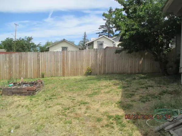 Klamath Falls, OR 97601,1424 Pleasant AVE