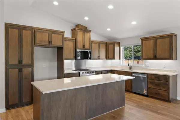 Medford, OR 97501,1865 Gabriel WAY