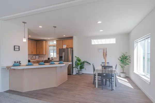 Phoenix, OR 97535,300 Luman RD #206