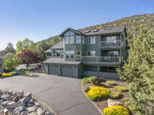 10464 Bitterbrush CT, Redmond, OR 97756