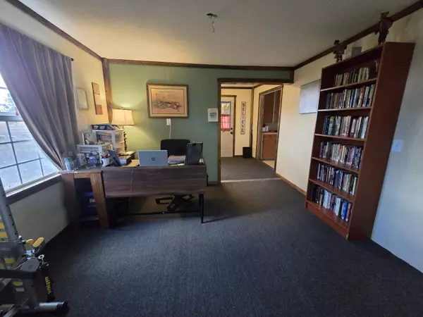 Klamath Falls, OR 97603,1267 Joe Wright RD