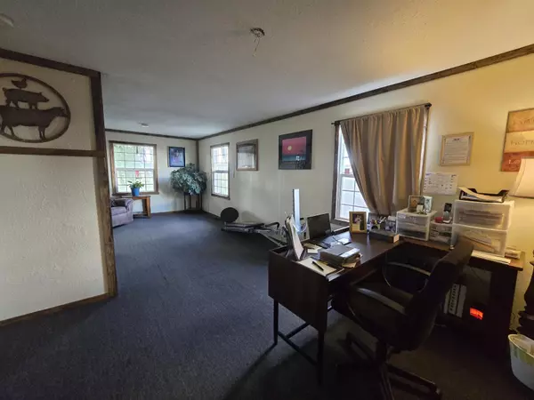 Klamath Falls, OR 97603,1267 Joe Wright RD