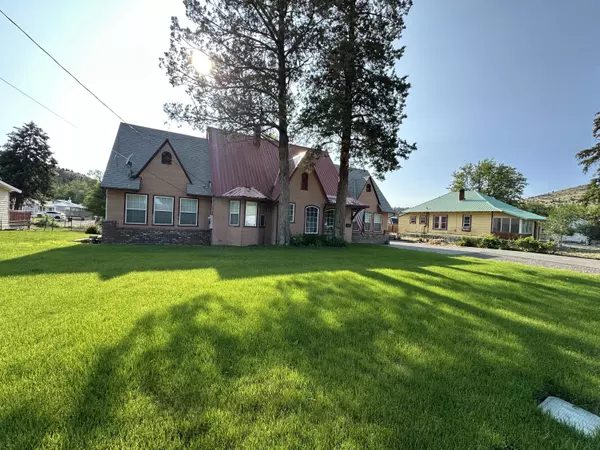 John Day, OR 97845,212 Bridge ST